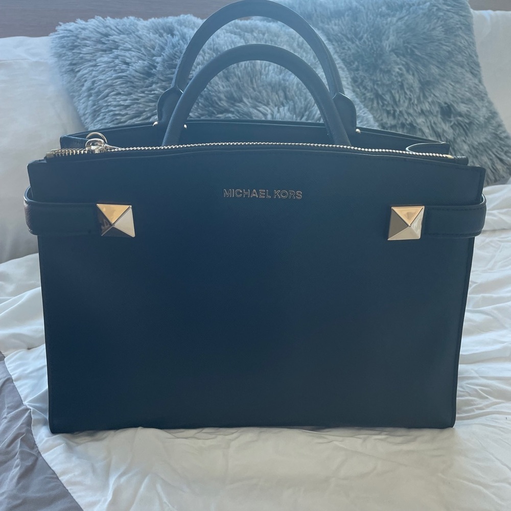 PERFECT CONDITION MK BAG